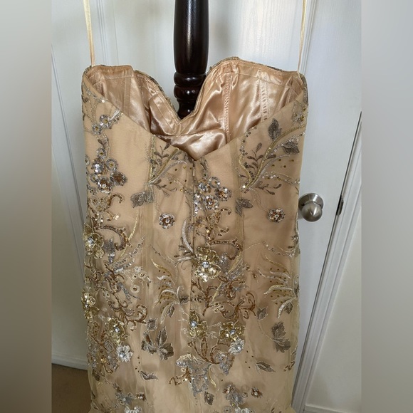 Formal Dress - Picture 4 of 4